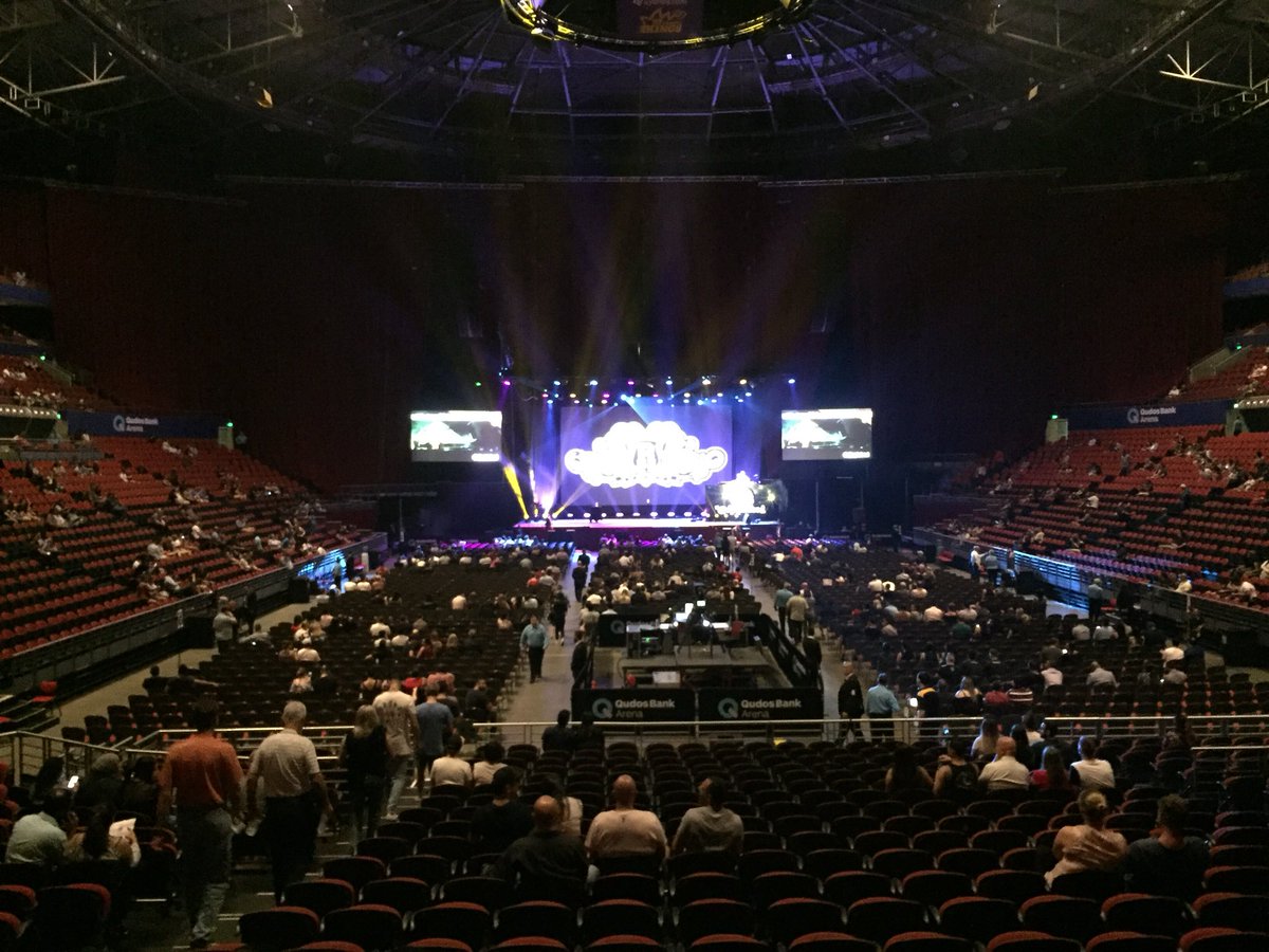 pushpinderbagga's tweet photo. Memorable performance by @therealrussellp and @Jakethis and a full house at the @qudosbankarena last night :)) https://t.co/InGkqUkVB7