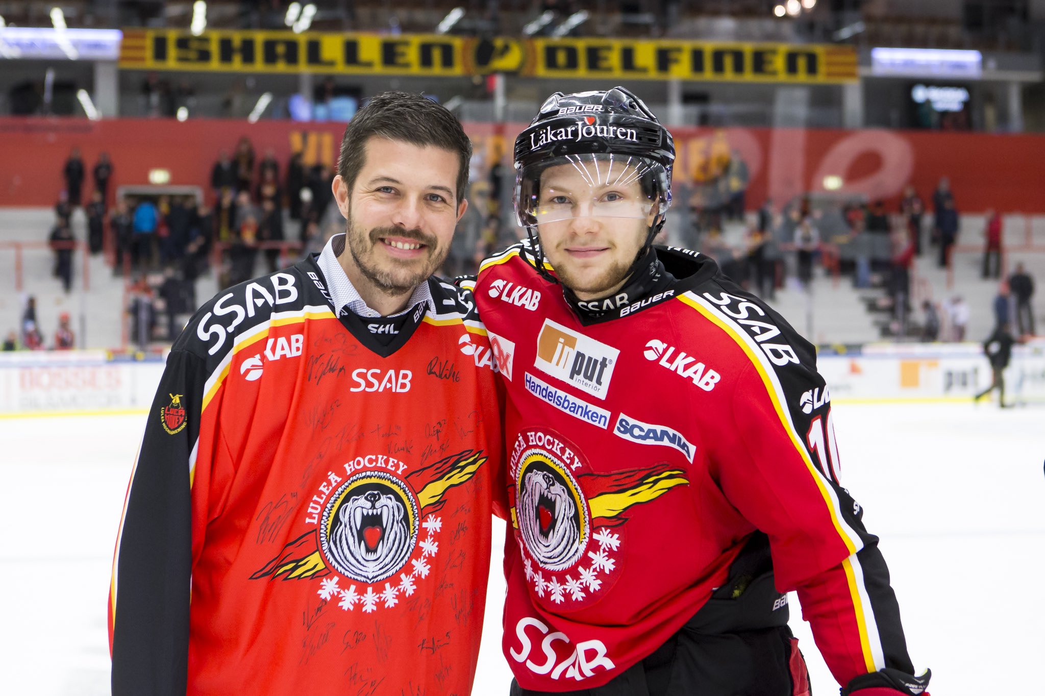 Lulea Hockey On Twitter Kvallens Matchsponsor Polarbrod Representeras Av Bjorn Hagg Och Delar Ut Pris Till Matchens Lirare Einar Emanuelsson Lhfgameday Polarbrod Https T Co Urhakyoquo
