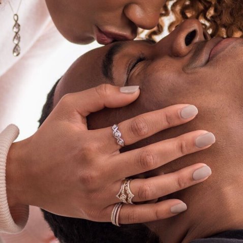 ShopMainPlace's tweet photo. Share your whole heart with your true love this #ValentinesDay! ❤️💍 Save 30% off select fine jewelry at @kayjewelers through Feb. 19! #DisplayMyKay #EveryKissBeginsWithKay https://t.co/z5AjtgzyU6