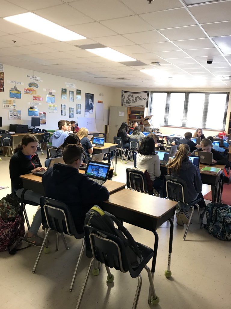 chrisrl_BPA's tweet photo. BPA middle school students enjoying their new Chromebooks! #BPAunstoppable 💻💙💛@BPAPrincipal @Christinab0123 https://t.co/lFrFmY1sd6