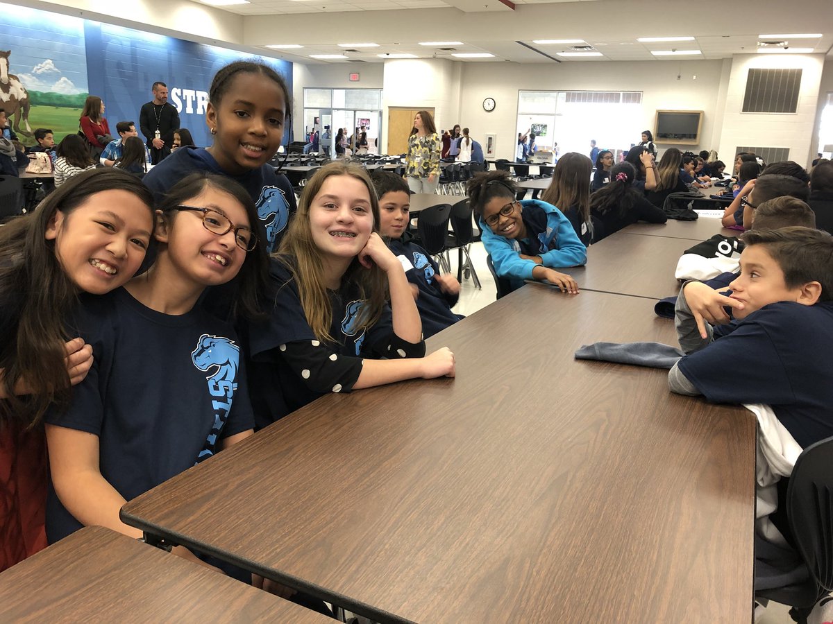 Henderson5th's tweet photo. Future 6th graders checked out Folks Middle School today. All the buzz was that you get a fork  AND a spoon at lunch. #nomoresporks #HendersonInspired https://t.co/mTivE37pEX
