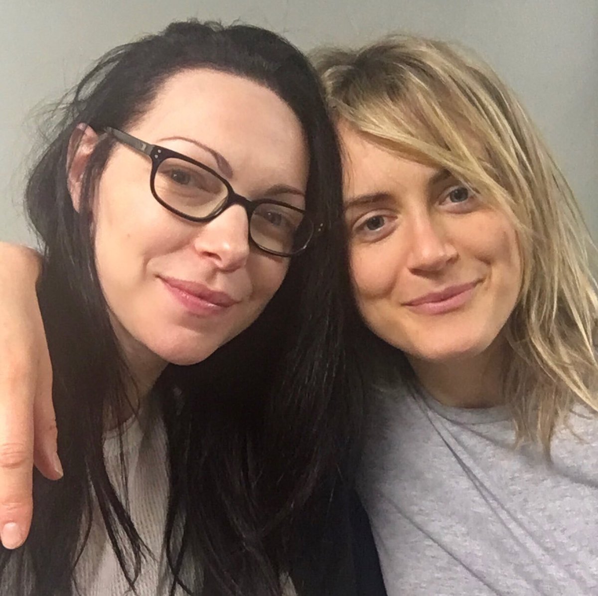 LikeAVause's tweet photo. Vauseman is the Ship and @LauraPrepon is our Captain! All aboard! @OITNB @NetflixUK #Season6 #CaptainMyCaptain https://t.co/DjQtRnvzHe