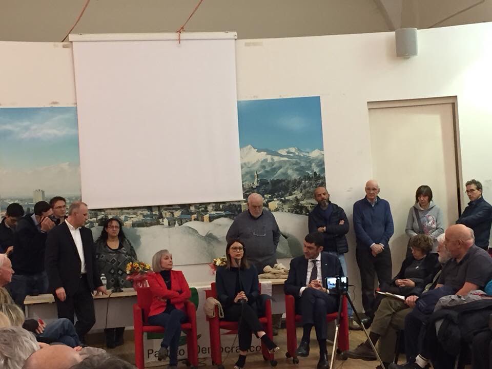MagdaZanonii's tweet photo. Tante persone a #Pinerolo per l'incontro con i candidati alla #Camera del #Pd: @LAnnibali, @MagdaZanonii e @DavideGariglio - inizio ufficiale della campagna elettorale nel nostro collegio #Pinerolese, #Valchisone e #Germanasca e #Valpellice #Valsangone e #Valsusa. Avanti insieme. https://t.co/T28ykzgdd6