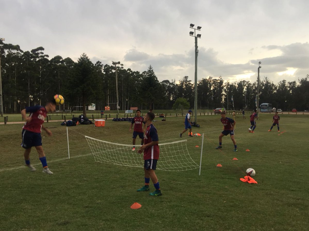 #CopaLibertadores Sub 20 | #Talleres está entrenando en el Montevideo Cricket Club, predio asignado por la <a href="/CONMEBOL/">CONMEBOL.com</a> para las prácticas albiazules en Uruguay.
