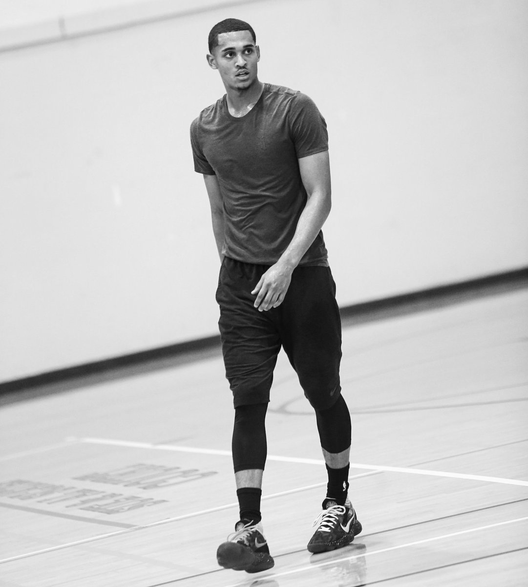 CreativeNLB5's tweet photo. My 1st NBA game photo and my favorite always lol 😜 Best wishes JC🙏🏀 @jordanclarksons #positivevibes #CreativeNLB 📷 https://t.co/JzSGB90y8h