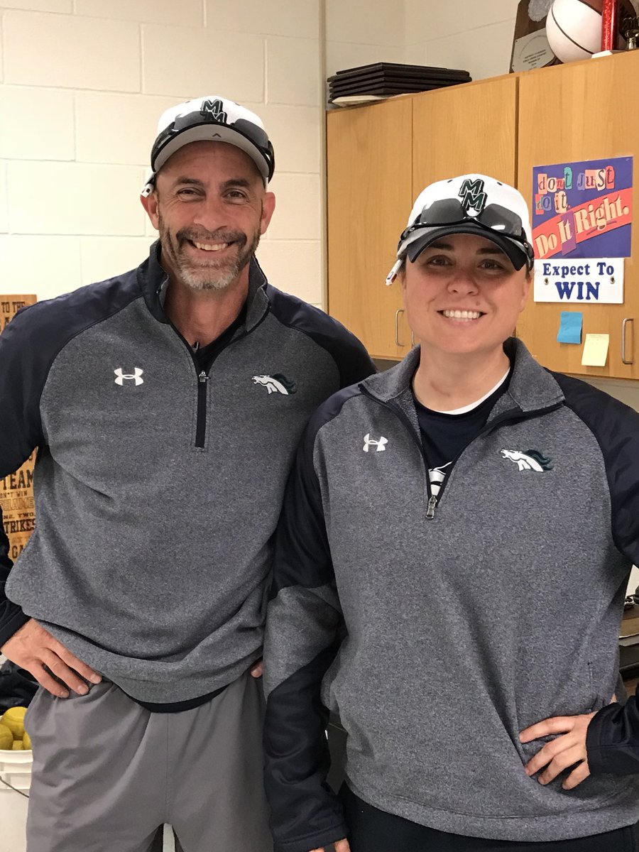 Coaches need to look sharp together. Representing #RRISD1family <a href="/AcostaCourtney/">Courtney Acosta</a> <a href="/AthleticsRRISD/">RRISD - Athletics</a> <a href="/_kari_on_/">Coach Wright</a> @sfloresRRISD