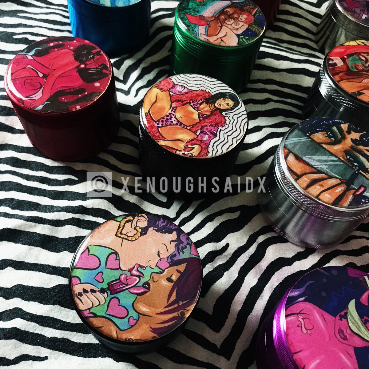 xEnoughSaidx's tweet image. So I did a thinggggg and put my artwork on some grinders. I’m in love &amp;amp; cant wait to smoke again 😂