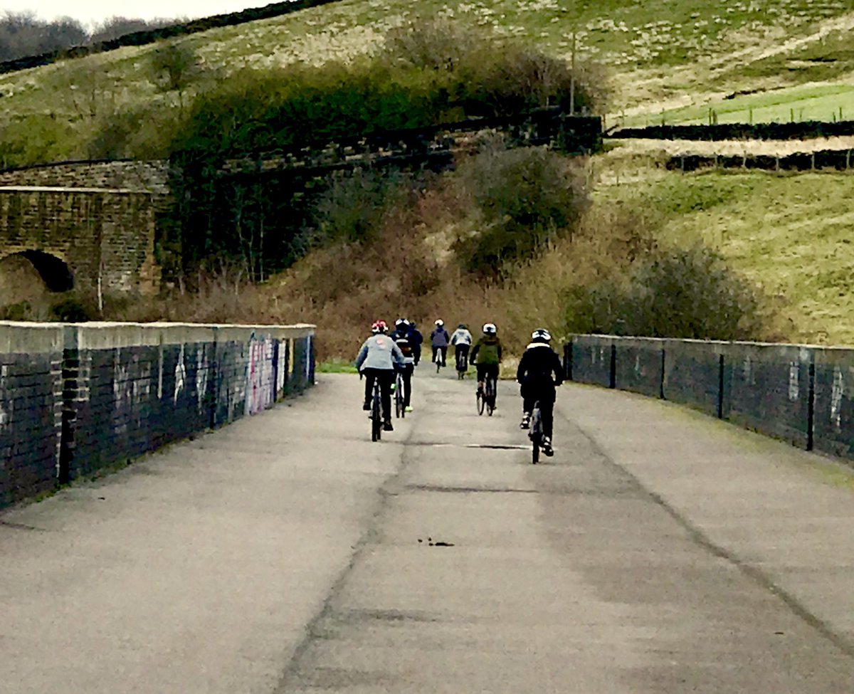 hopon_bike's tweet photo. Proud of our #Huddersfield @LeedsRoadSports ladies @HSBCUKBreeze group riders. Getting better and better every week. Time for a new challenge! #OneVisionTwoWheelsThreeWomen https://t.co/knHExEVsIj