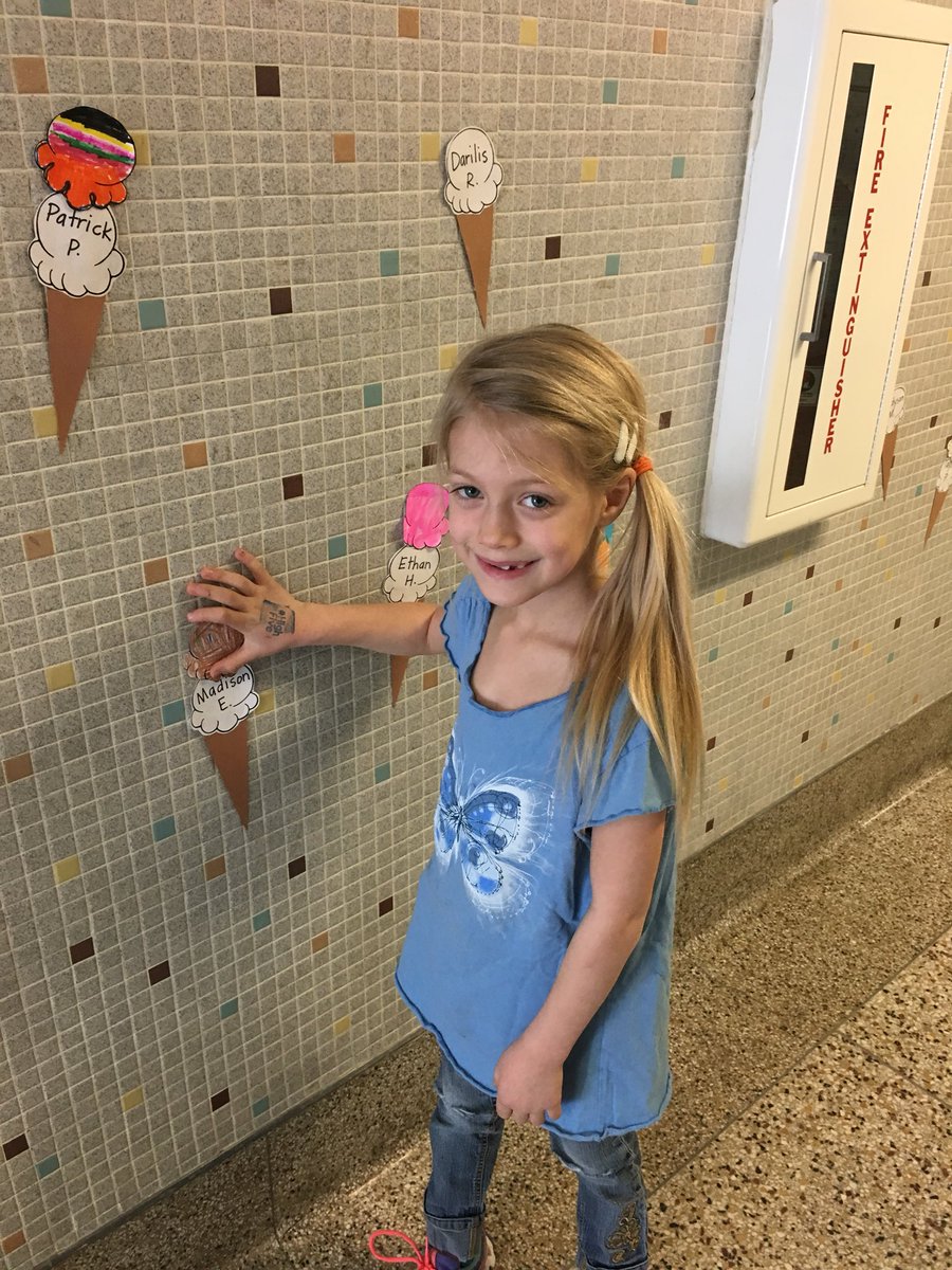 mrscolgansclass's tweet photo. “Bingo!” We are off to a sweet start! #sceslearners #sces2learn #highfive2C #second36 #lovetoread2C https://t.co/Q96DuOPtZ0
