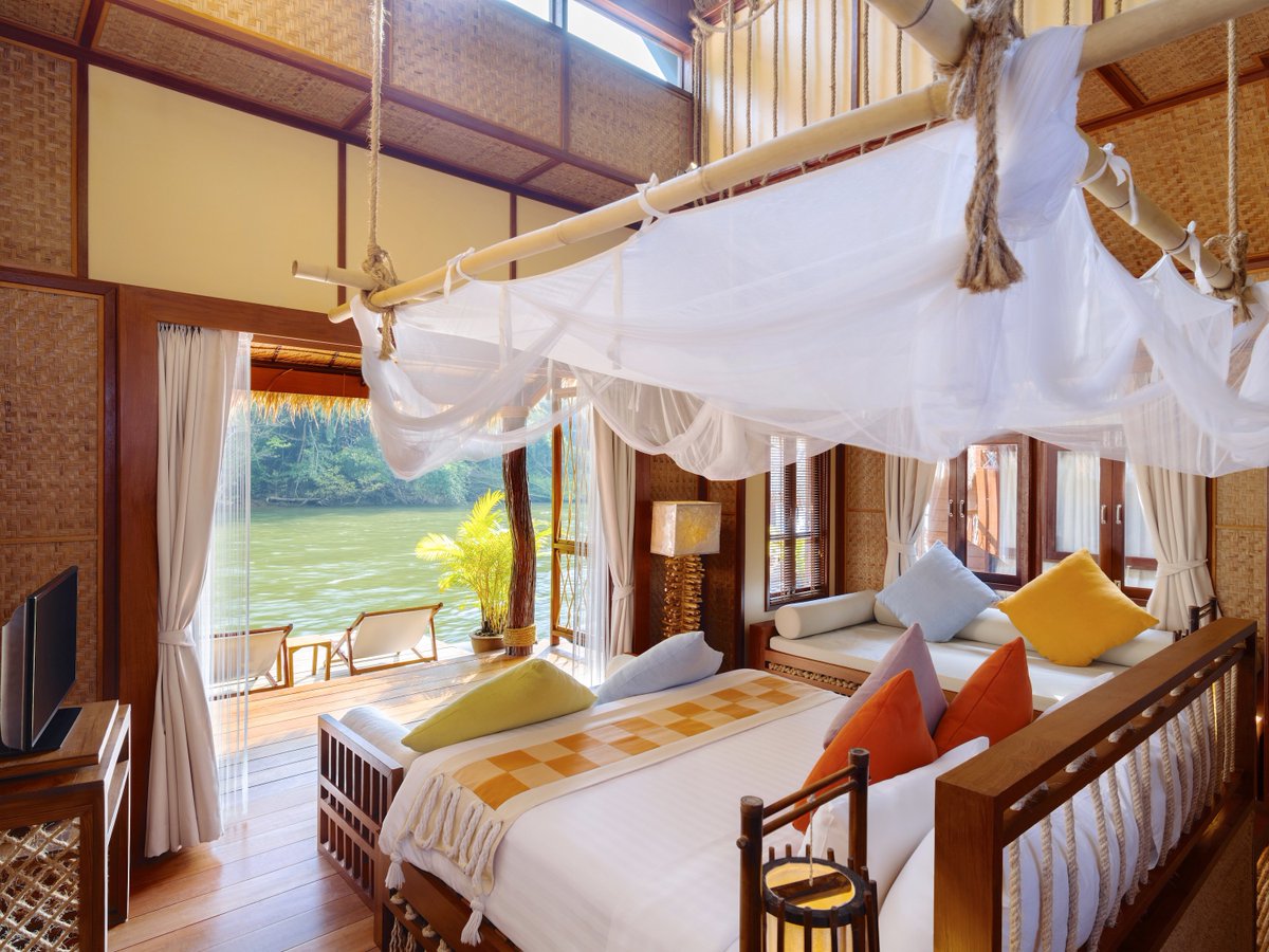 The_FloatHouse's tweet photo. Get a smile on your face in the land of smiles! Visit the FloatHouse RiverKwai, and we are sure you will smile throughout your entire stay in our amazing floating villas! When will you come to visit us?
#serenatawonders #naturewonders #FloatHouse #RiverKwai #floatingresort #enjoy https://t.co/7SxZlQxs6E