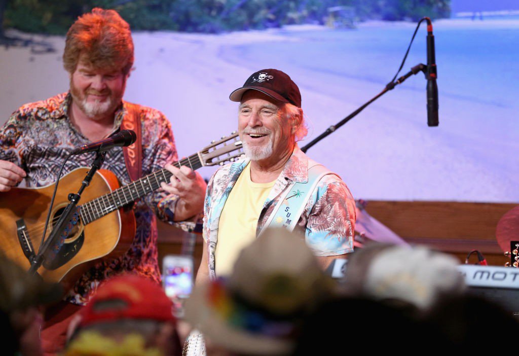 Jimmy Buffett vapes now trib.al/Az58na5