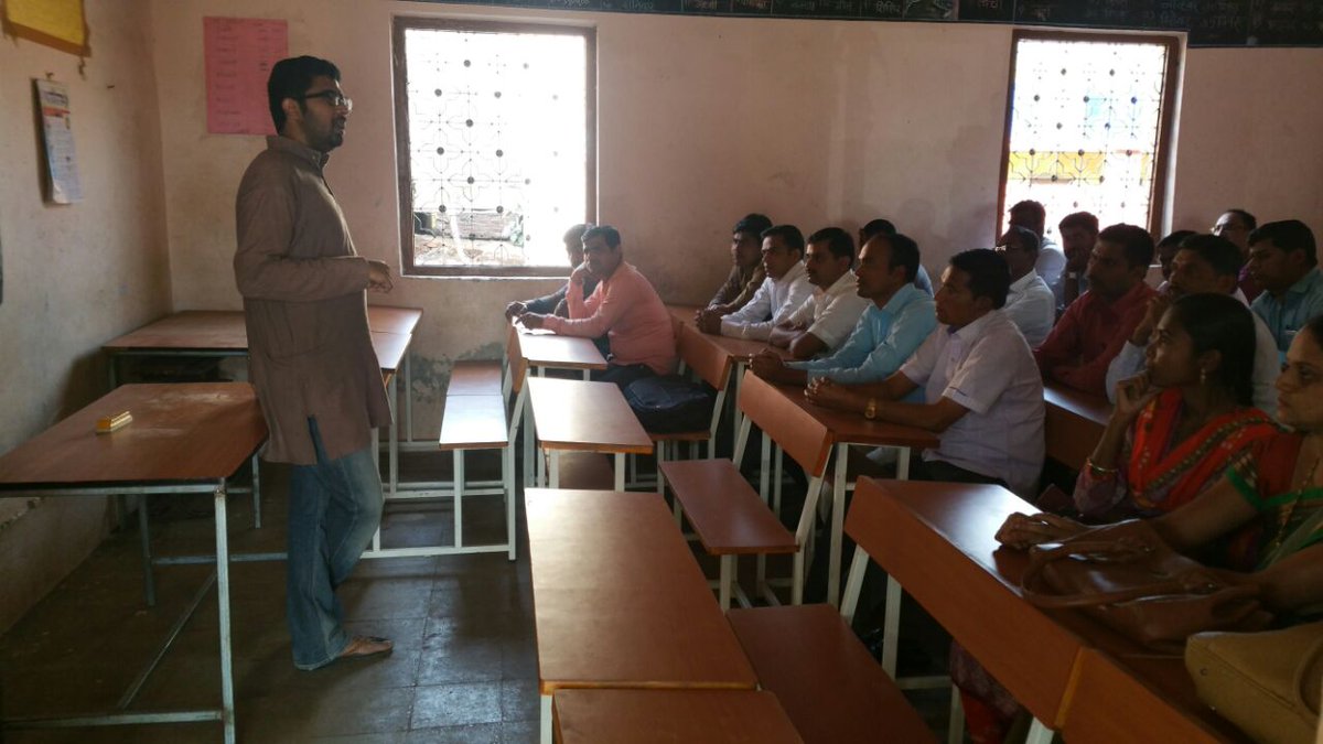 QuestorgQuest's tweet photo. #QUEST & #ReadAlliance:
QUEST's level-based learning program is going on in 20 Ashram Schools in Jawhar since 2016, with support from Read Alliance. On Feb 5-6, teachers attended a training prog and visited #Balbhavan to understand how to conduct classroom activities. https://t.co/yVC5Hm1DTK