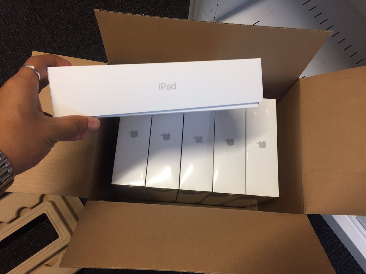 kuiperenriquez's tweet image. Just in time for my prototype #swift #ipad #testHardware #objectivec