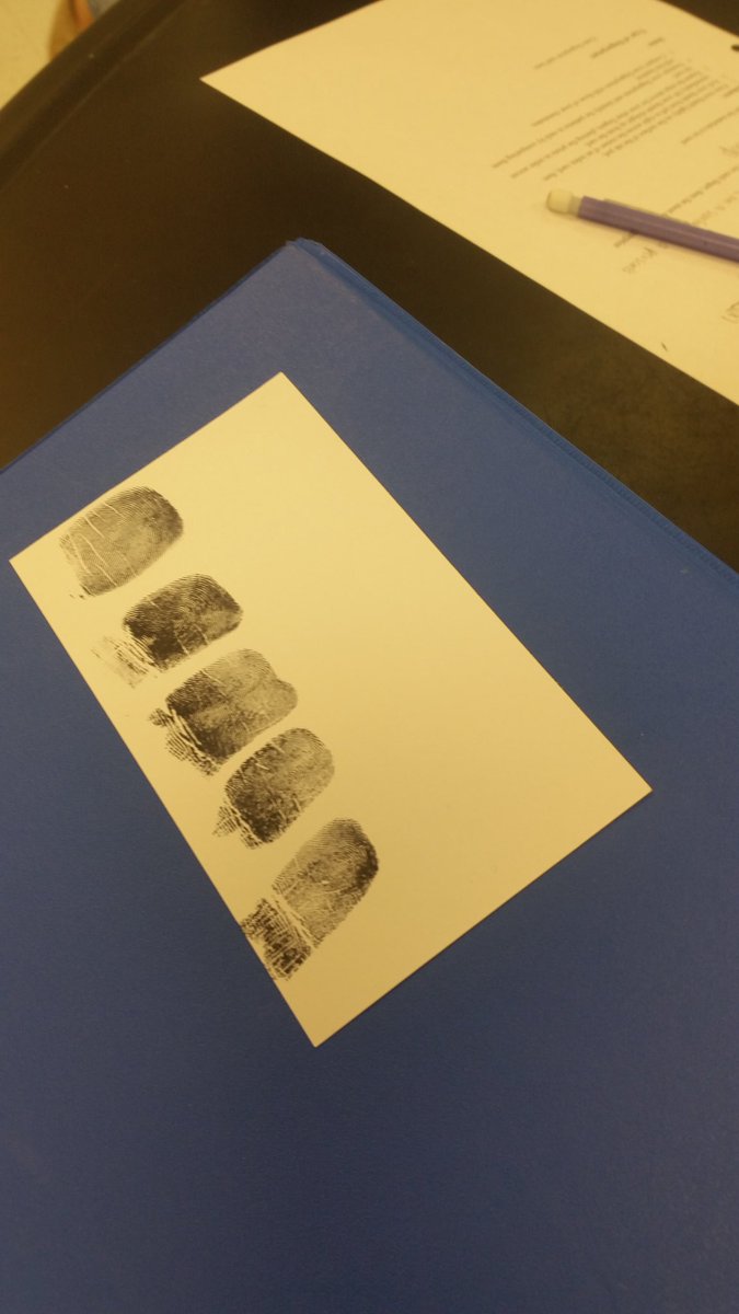 krob5570's tweet photo. Analyzing fingerprint patterns and determining the most common print design in our A &amp; P class! #ahsengagement https://t.co/CacVVifPBZ