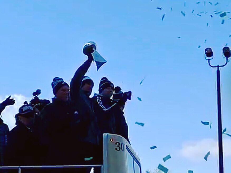 TheNatlDogShow's tweet image. It&apos;s Parade Day! Congratulations to the @Eagles on winning Super Bowl LII and becoming &quot;Top Dog”🏆 Philly, you&apos;ve made history &amp;amp; we salute you🦅🏈🎉#FlyEaglesFly #TopDogs #WorldChamps #NationalDogShow #KennelClubofPhiladelphia