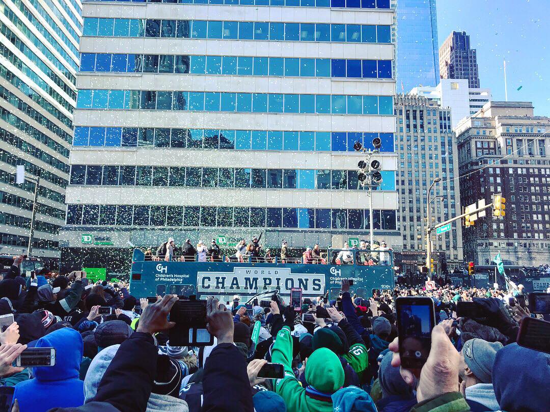 TheNatlDogShow's tweet image. It&apos;s Parade Day! Congratulations to the @Eagles on winning Super Bowl LII and becoming &quot;Top Dog”🏆 Philly, you&apos;ve made history &amp;amp; we salute you🦅🏈🎉#FlyEaglesFly #TopDogs #WorldChamps #NationalDogShow #KennelClubofPhiladelphia