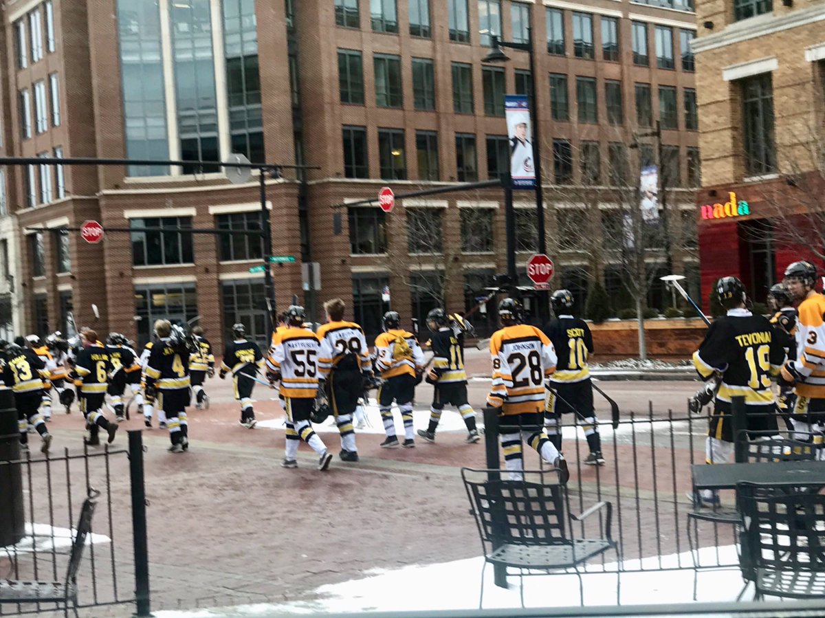UA_Ice_Hockey's tweet photo. Get your butts to the Easton Chiller to get loud for your Bears. Puck drops at 7:40 vs Moeller. @UA_SpiritClub #CBJCup https://t.co/27kUKLi4uy