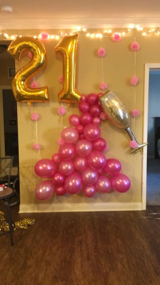 _MagicBalloons's tweet photo. We love this decoration inspiration on Pinterest. For a little inspiration in real life, pop in and see us! #MagicBalloons #BalloonShop #Manchester https://t.co/rb1r1qxUdq