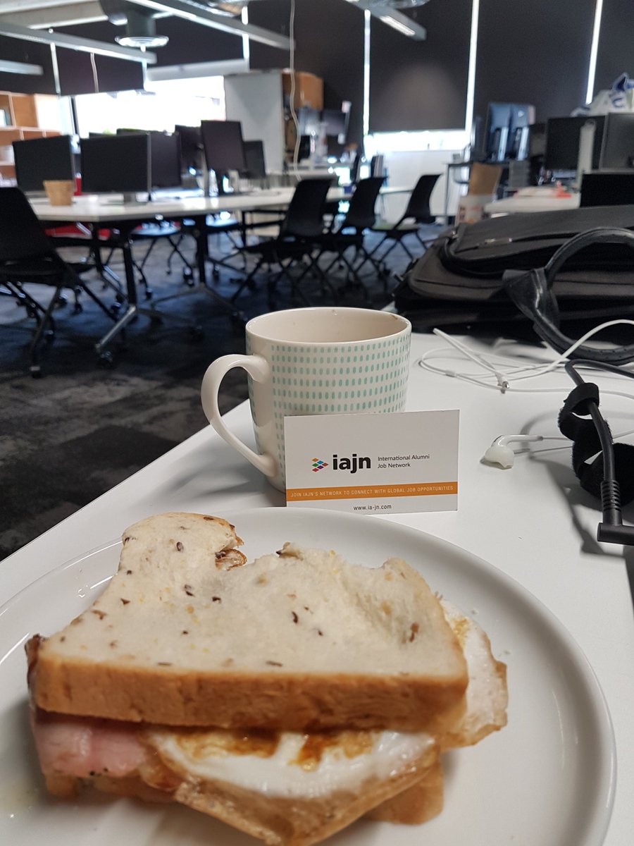 ShaneMDillon's tweet image. What accelerator program cooks you breakfast on  Friday mornings? #qutbluebox Raising the bar @QUT @qutbluebox @IAJN_Official