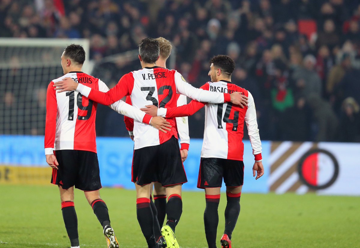 Feyenoord's tweet photo. #RVPISBACK ⚽️
Zijn reactie na #feygro:
➡️ https://t.co/pppfiMXumh https://t.co/pXwQRJWPjk