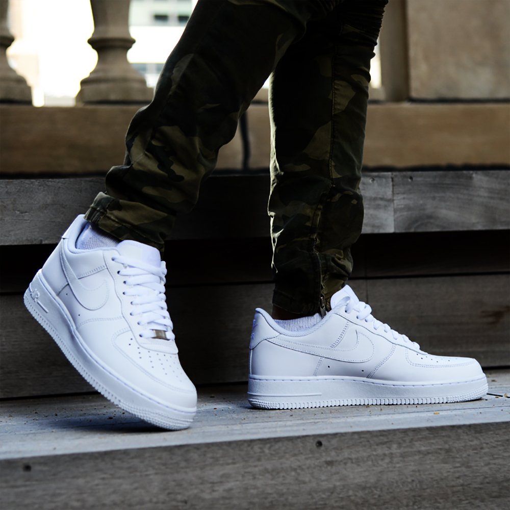 nike air force 1 low white with jeans