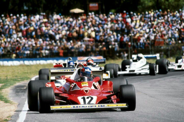 Este Domingo 11 22:00h vuelven las Carreras de Exhibición #F12017 XBOXDRIVERS. Circuito 🇯🇵 JAPÓN Corto 🇯🇵 Como siempre la mejor Fórmula 1, se vive y disfruta aquí en <a href="/XboxDrivers/">XBOXDRIVERS</a>  🏆 😎 ✌️ #XBOXONE