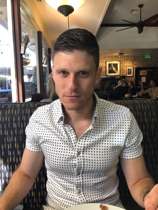 He’s such a good person that rainbows just appear on his face @Attack #rainbrow https://t.co/xBUAEOQ