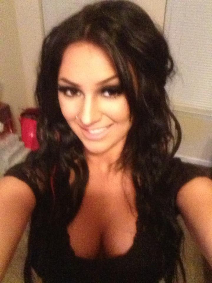 nikitabugg's tweet image. A smile is a way of writing your thoughts on your face, telling others that they are accepted, liked and appreciated. So here’s a big smile just for you.