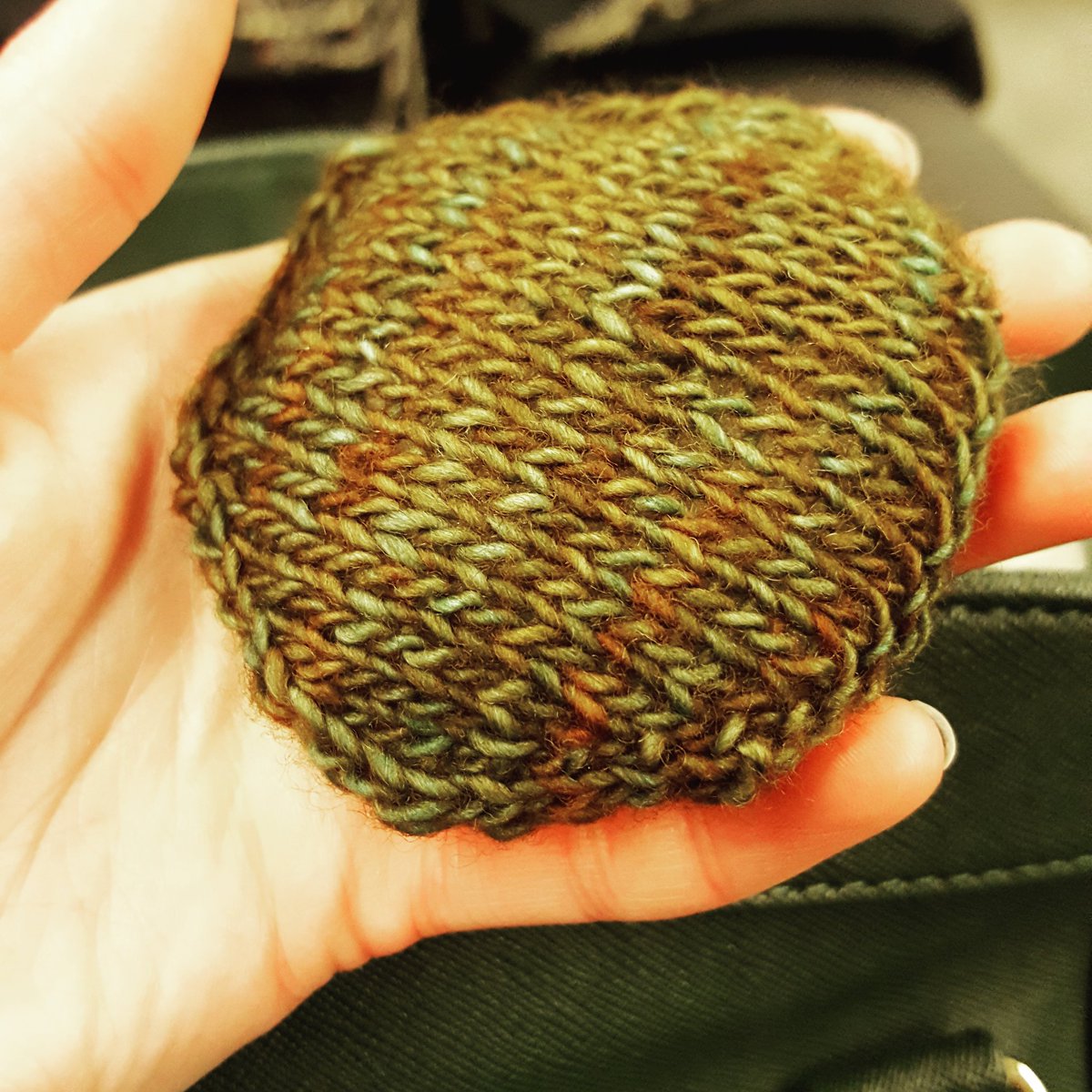 These #hexipuffs are the perfect #knitting project for my commute! #beekeepersquilt <a href="/tinyowlknits/">tiny owl knits</a> Anyone else working on this blanket?