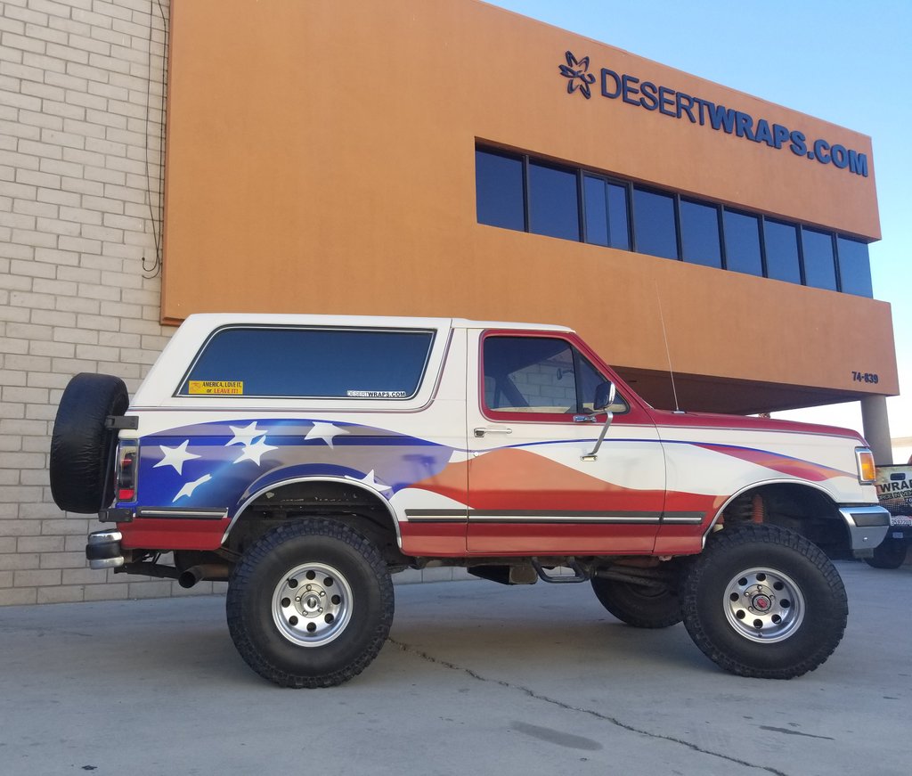 Vehicle_Wraps_'s tweet photo. Merica!!!๐บ๐ธ๐บ๐ธ๐บ๐ธ Had a blast from design concept to install!! Always proud to show our support to the best country in the world. #america #feeedom #americanflag #bronco #brand #decals #flags #amazing #merica #landofthefree #homeofthebrave #adivingforce #desertwraps #dw https://t.co/OPR9crMluW