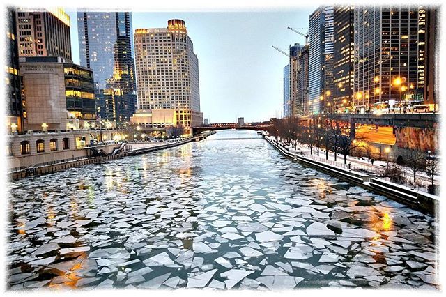 micahphilbrook's tweet photo. "Yeah it's cold, but look at the beauty all around you."
....
#winter #ice #Chicago #chicagowinter #frozen #letitgo #vignetteapp #fakehdr #photography #art #digitalart #creativecommonslicense #river #riversofinstagram https://t.co/xYYAQQDb7I