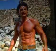 Fernando Colunga: hermoso y musculoso galán.