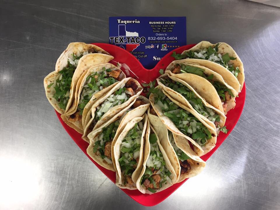 glamscar's tweet photo. My dads making these taco trays for $18, comes with 12 tacos. His taco truck is one of the best in Katy! Y’all go support my dads little business Tex Taco!!! https://t.co/7cbtTEVl5V