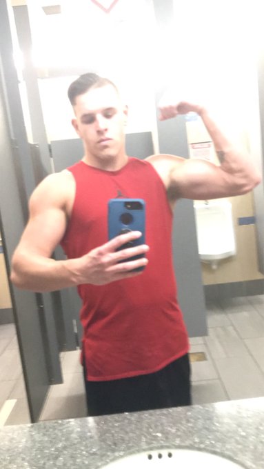 💪🏼 That Life! https://t.co/PD6P42deOL<a href="/tag/muscleboys"class="tags"><span>#muscleboys</span></a><a href="/tag/sweatyboys"class="tags"><span>#sweatyboys</span></a>