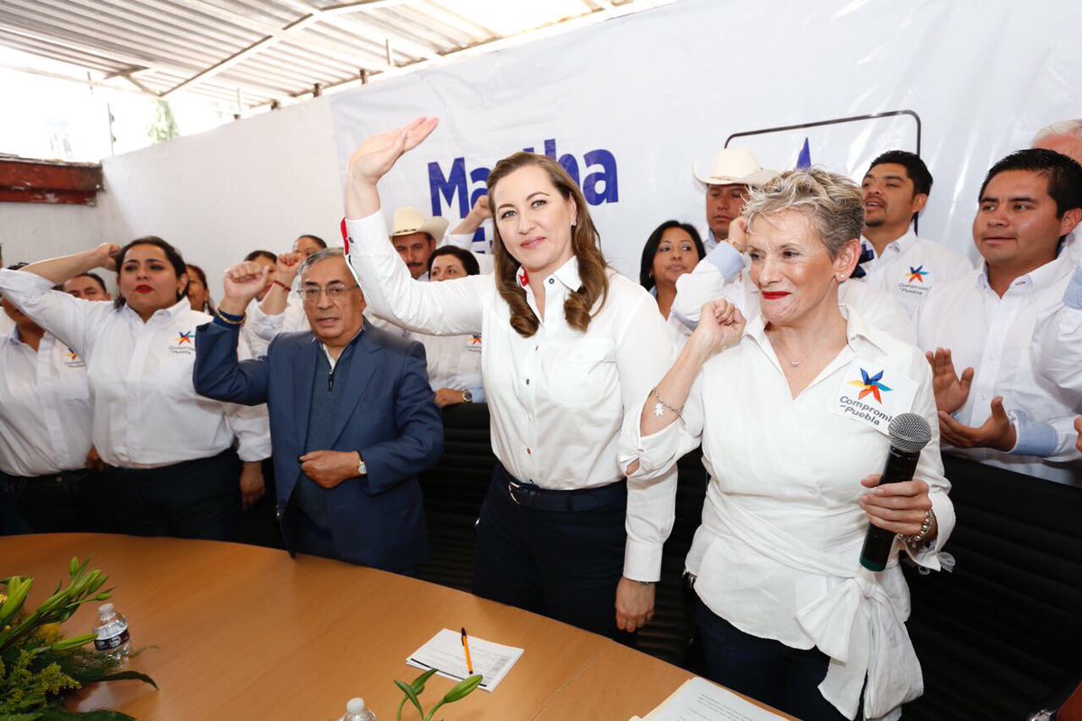 MarthaErikaA's tweet photo. Ha sido un día muy especial, me reuní con la militancia de @Compromiso_Pue a quienes les agradezco su respaldo y compromiso. https://t.co/HsML99pMQm