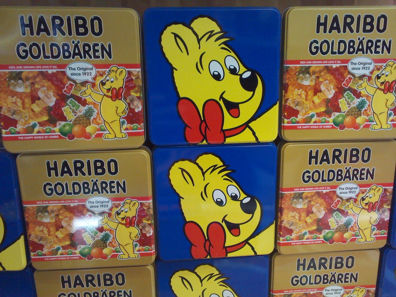 ラウンドワンスタジアム宮崎店 Haribo グミ 8分の1斗缶 ハリボーグミ 再入荷しました この味と弾力は癖になる 独特だけど かわいい缶は 小物入れとしても使えちゃうよ 宮ラ ハリボー グミ T Co Wzt8rfsjb1 Twitter