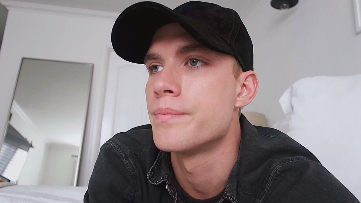New Video. 

I’m Feeling Lost.

youtu.be/kJkxG2VezdM

it’s been a while since i’ve sat down by myself and shared what’s been going on in my life. if any of you guys are struggling with similar feelings i hope this video can help in some way. x