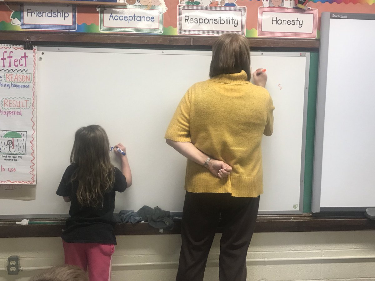 elliott_robbin's tweet photo. Racing to spell our spelling words today! https://t.co/AyELGkPYHN