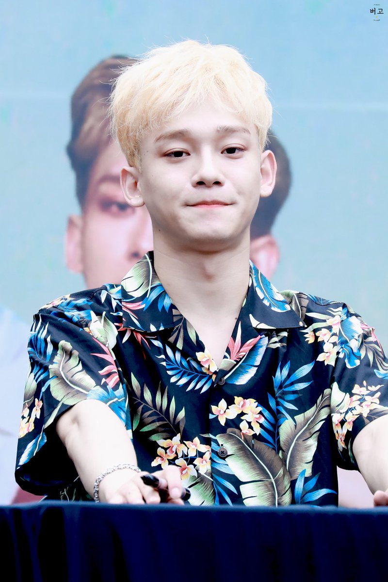 VIRGO_0921's tweet photo. 170813 신촌 공개 팬싸 CHEN 첸

블러 원본 가지구 왔습니다 <_>
우리 종대 넘넘 기여운거 아니냐구요...!

#iHeartAwards #BestFanArmy #EXOL @weareoneEXO https://t.co/llBtoHhTTW