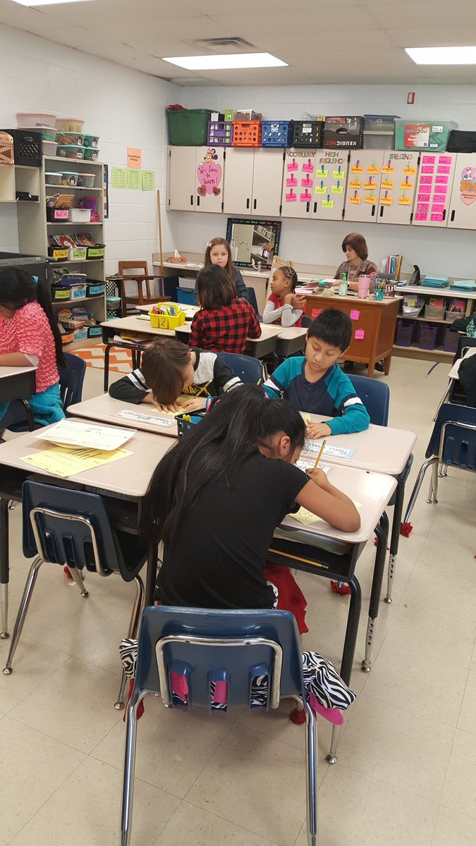 JessicaWKent's tweet image. The best time of the year! When your class runs it&apos;s self #daily5reading #daily5math @TannerElemAL