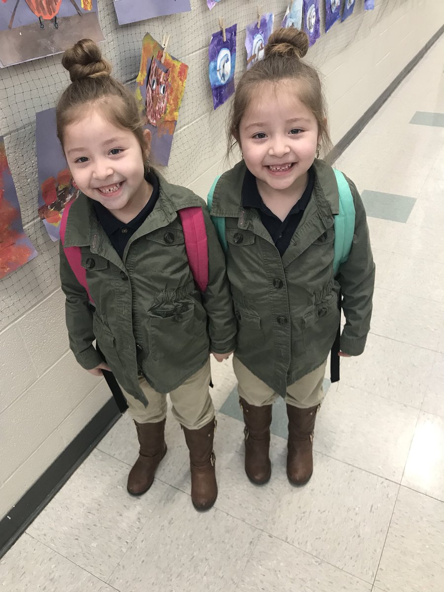 BoonesKinders's tweet photo. Amazing Kinder Leaders! We’re so lucky to teach these Blue Jays! @KCPS_Trailwoods @kcpublicschools https://t.co/obx2gSNcQu
