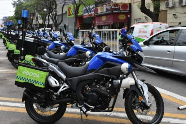 DankMarto's tweet photo. @MinimuhYT te pasare algunas imágenes de la Policía Local con Motos, que tal si se sacan para algún video con Motos que creo que no los vi eh https://t.co/mUKMppmyLK