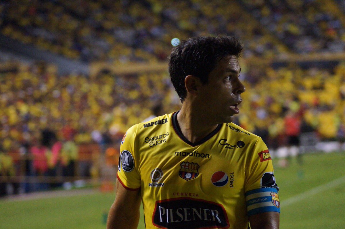 BarcelonaSC's tweet photo. Vota por tus ídolos en el @BichitoEC , ingresando a https://t.co/BxgX55zWk4 https://t.co/FUdfMZYM6Y