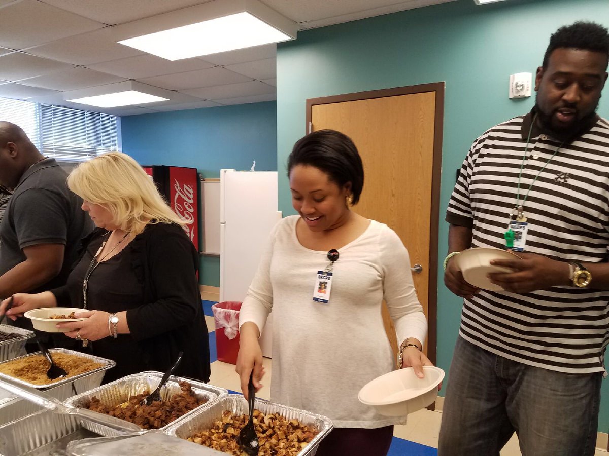 northKIDS's tweet photo. Some wonderful #LOVEWEEK18 volunteers serving dinner to some AMAZING #OKCPS Teachers at Greystone Elementary tonight! #qdobaforthewin https://t.co/Q2p6MgfBTz