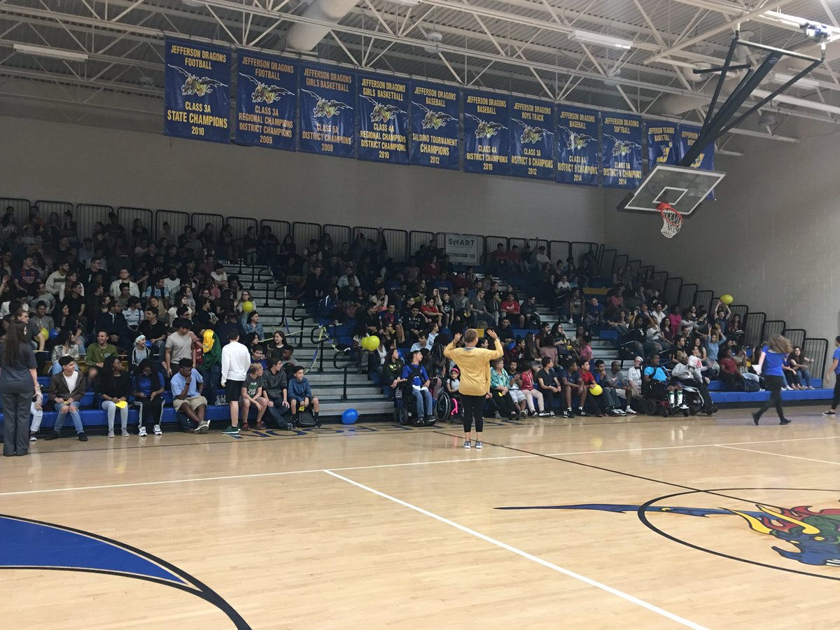 MsBrownJHS's tweet photo. Today’s honor roll pep rally was awesome! Great job Dragons! @JHS_Dragons https://t.co/kiTamgfo1p