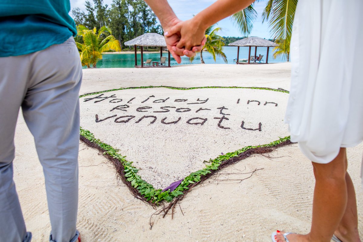 Top 5 ways you can celebrate #ValentinesDay with us... read it here 👉🏻 vanuatu.holidayinnresorts.com/valentines-day… 

#ValentinesDay #Vanuatu #DiscoverVanuatu #islandromance #romance