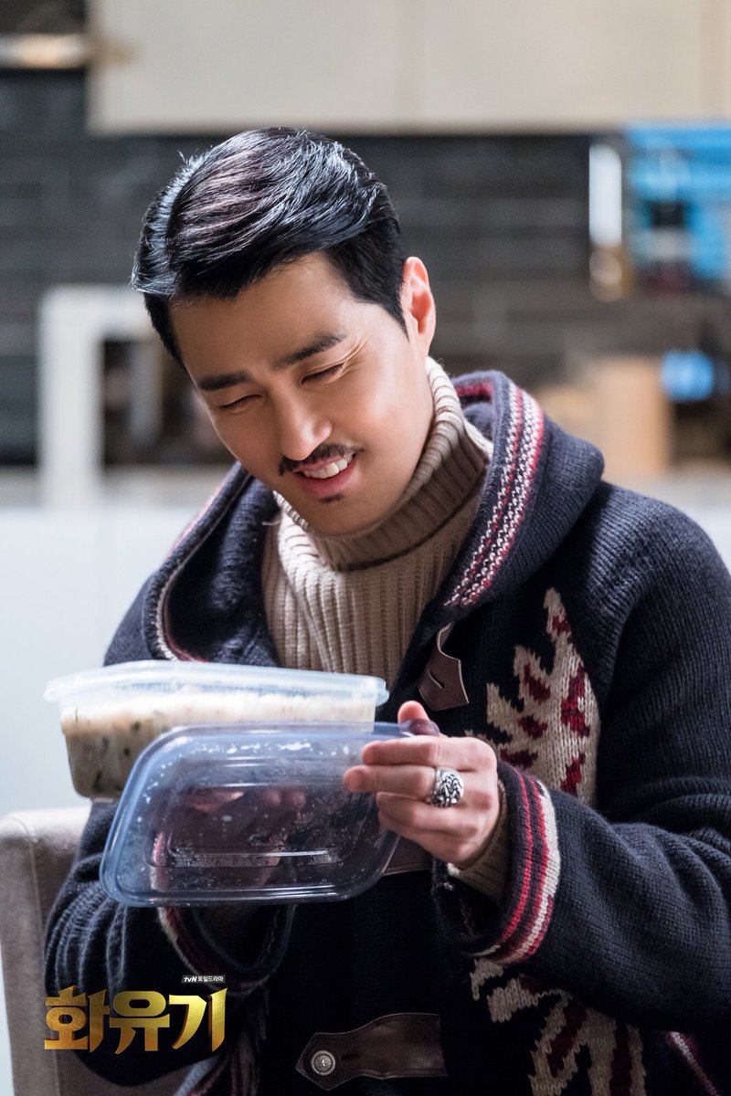 마왕 죽으면 오공이도 심심하고... 소동상은 누가 닦아.. 아무튼 우마왕 죽지마..🐮 #우마왕_장수기념짤털이 #천만년_장수를기원합니다 - 절대낭만...