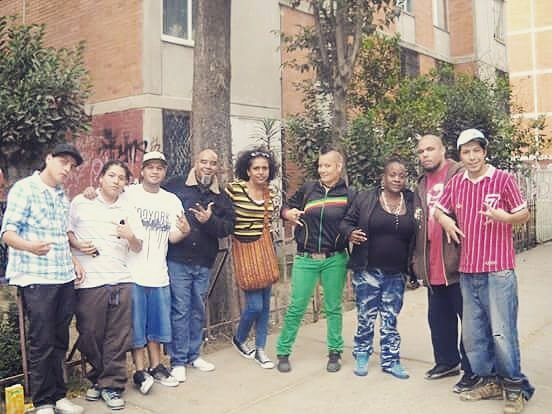 LAVOZEKRETA's tweet photo. #TBT 2011.
Latinoamérica unida!
#RxndeAkozta, #LasKrudas &amp; #Lavozekreta.
🇲🇽 &amp; 🇨🇺
#rap #raphastalamuerte #rapmusic 
#hiphop #mexico #cuba #rapmexicano #rapcubano https://t.co/q2dzTLjLJL
