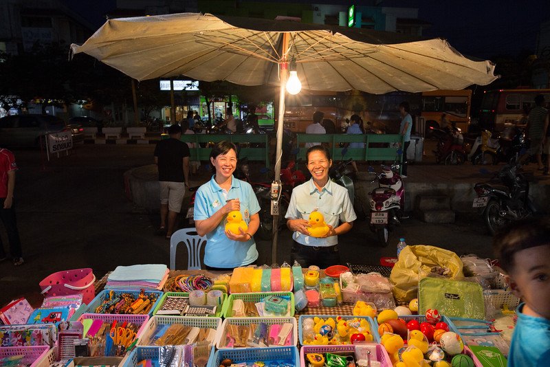 Many informal workers experience negative impacts from evictions - but cities do too! 

Why #Bangkok's sidewalk clearing campaign affects #foodsecurity, #livelihoods &amp; public safety, not just tourism: ow.ly/N5u930if6um #StopForcedEvictions #WUF9