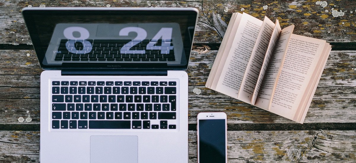 Build a solid foundation of ideas and skills with 10 books that every social media manager needs to have in their library 📚 ow.ly/CGuP30iffHX